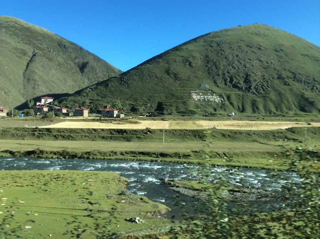 Paysage route Kangding Litang