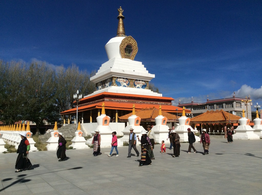 Stupa blanc de Litang