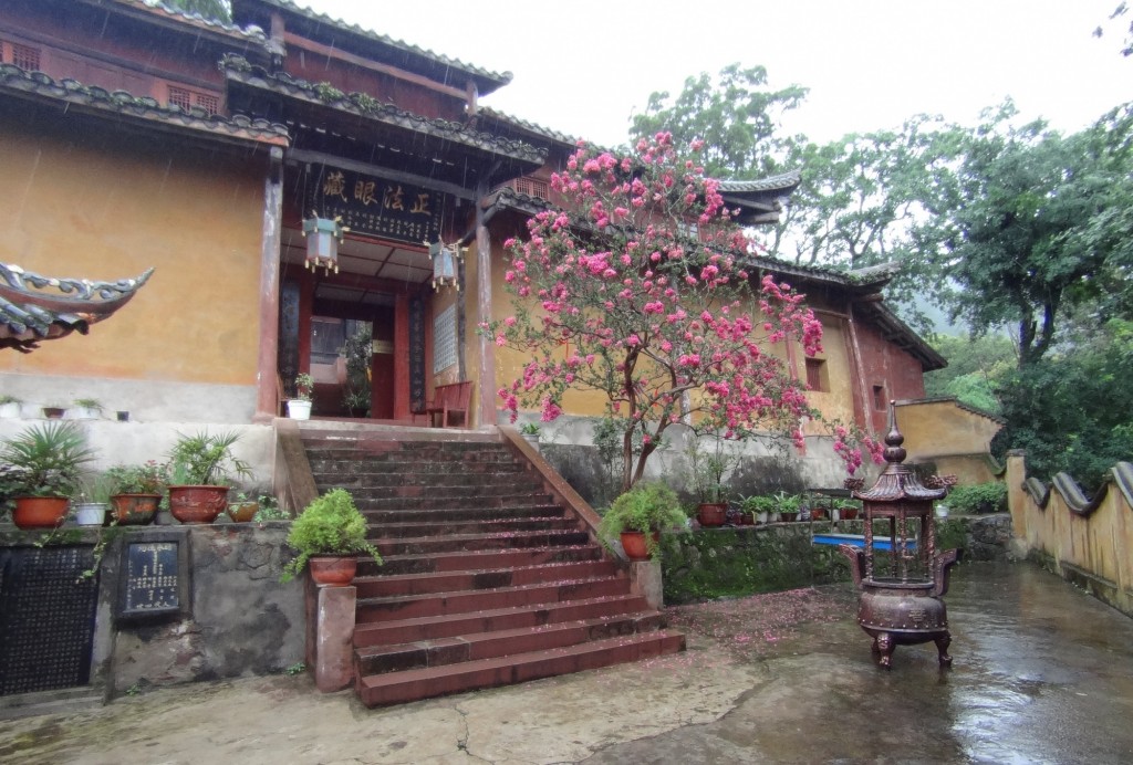 Mont Lushan temple Xichang
